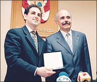 Image: Florez with Minister of Education Nicols Lynch