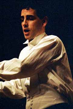 Image: Florez in rehearsal, Wigmore Hall, 15 November 2002